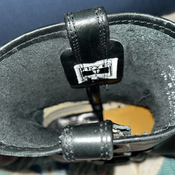 Frye Harness boots 8R black - Picture 7 of 9